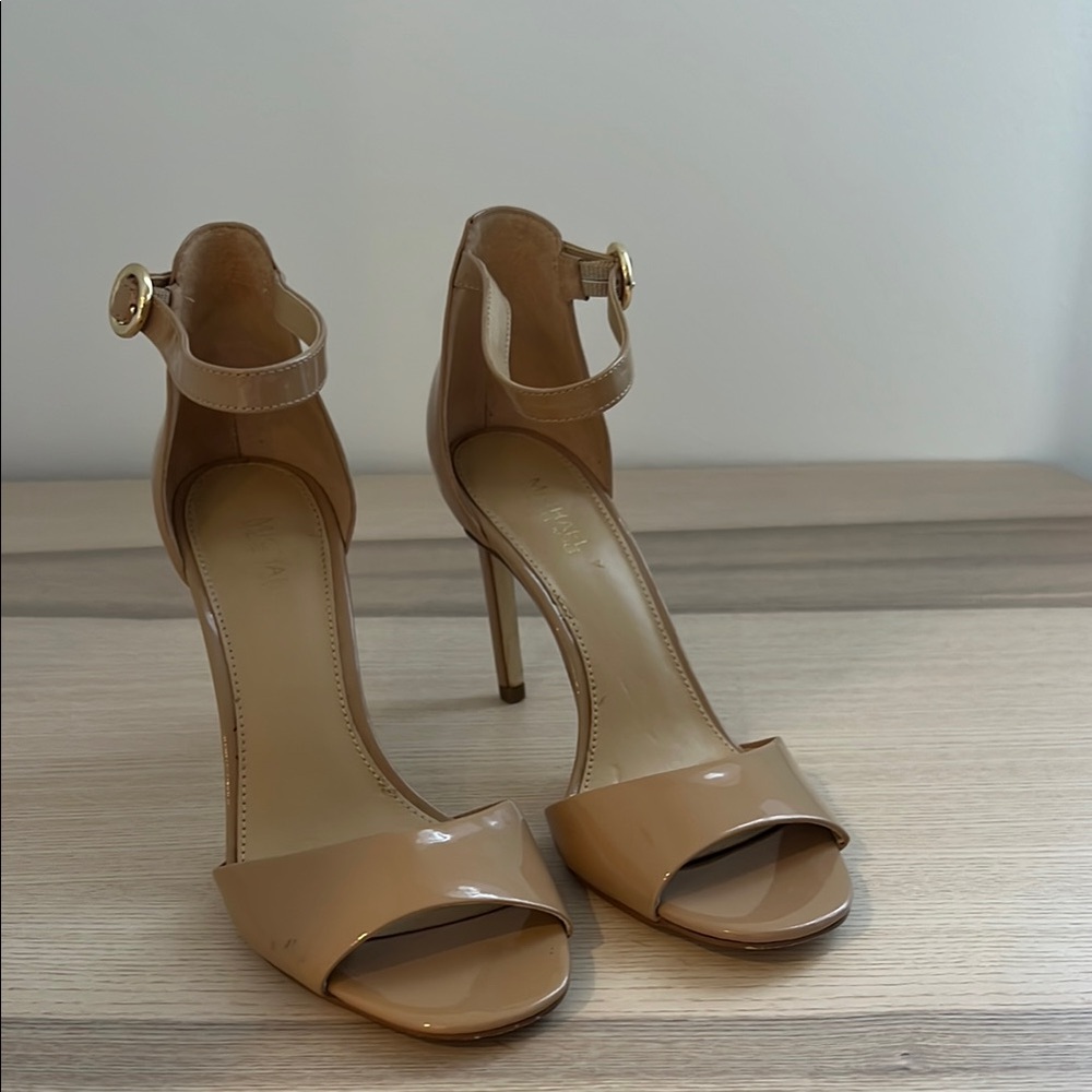Michael Kors Elegant Tan/Nude Patent Heels